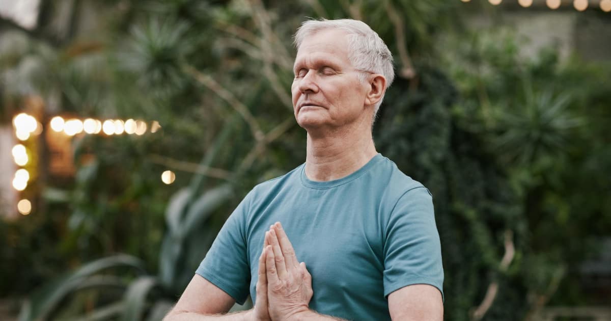 Elizabeth Honors L. Ron Hubbard with Street Sign Unveiling at Dianetics Birthplace