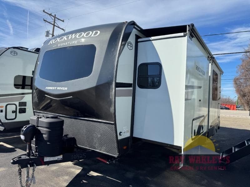 Ray Wakley’s Car Care & RV Center Expands RV Rental Program and Services